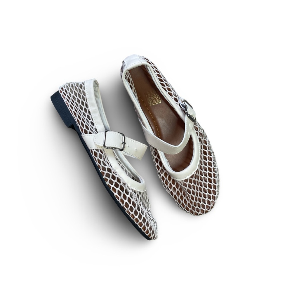 Elegant White and Brown Women's Flats